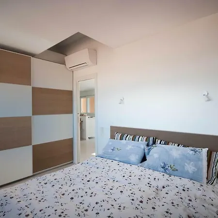 Exclusive Rooftop Apartment With Large Terrace In Solari/Tortona Milan Exterior photo